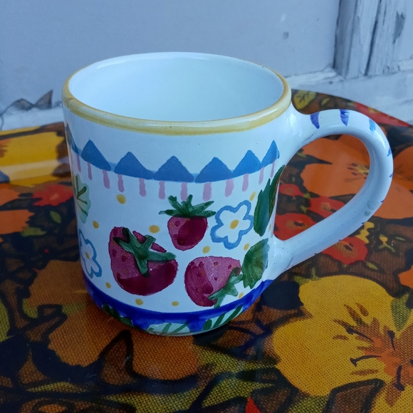 VINTAGE STRAWBERRY MUG MESA - Picture 2 of 3